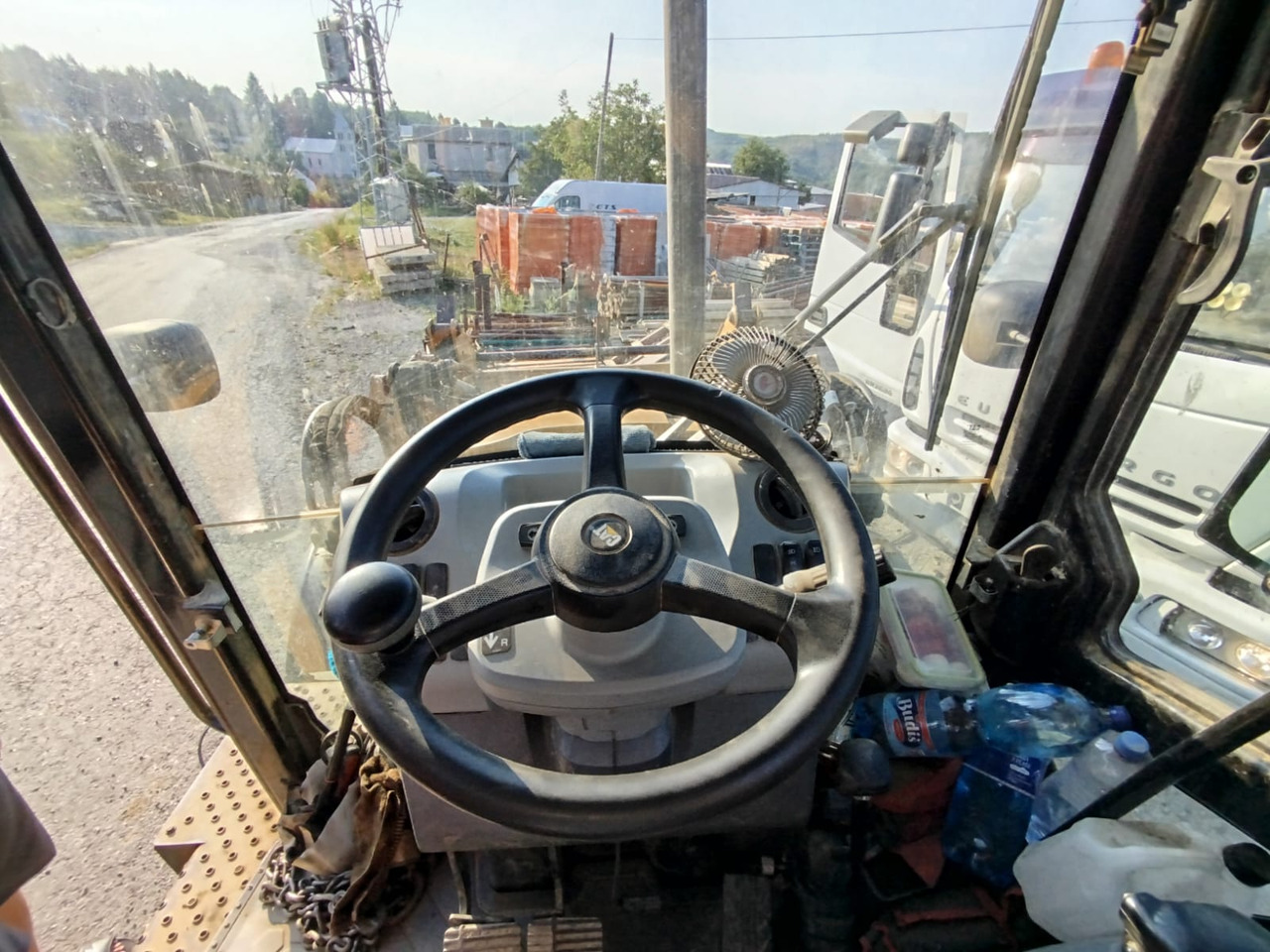 CATERPILLAR 472F2 - Backhoe loader: picture 5 CATERPILLAR 472F2 - Backhoe loader: picture 5