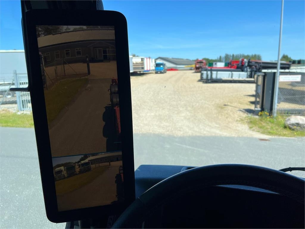 Mercedes-Benz Antos 2545 - HMF 1520K-RCkran - Skip loader truck: picture 5 Mercedes-Benz Antos 2545 - HMF 1520K-RCkran - Skip loader truck: picture 5