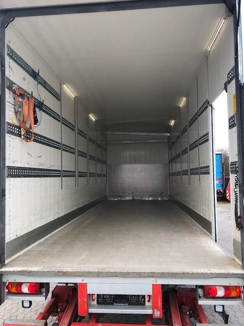 Mercedes-Benz Econic 1827 L - Box truck: picture 3 Mercedes-Benz Econic 1827 L - Box truck: picture 3