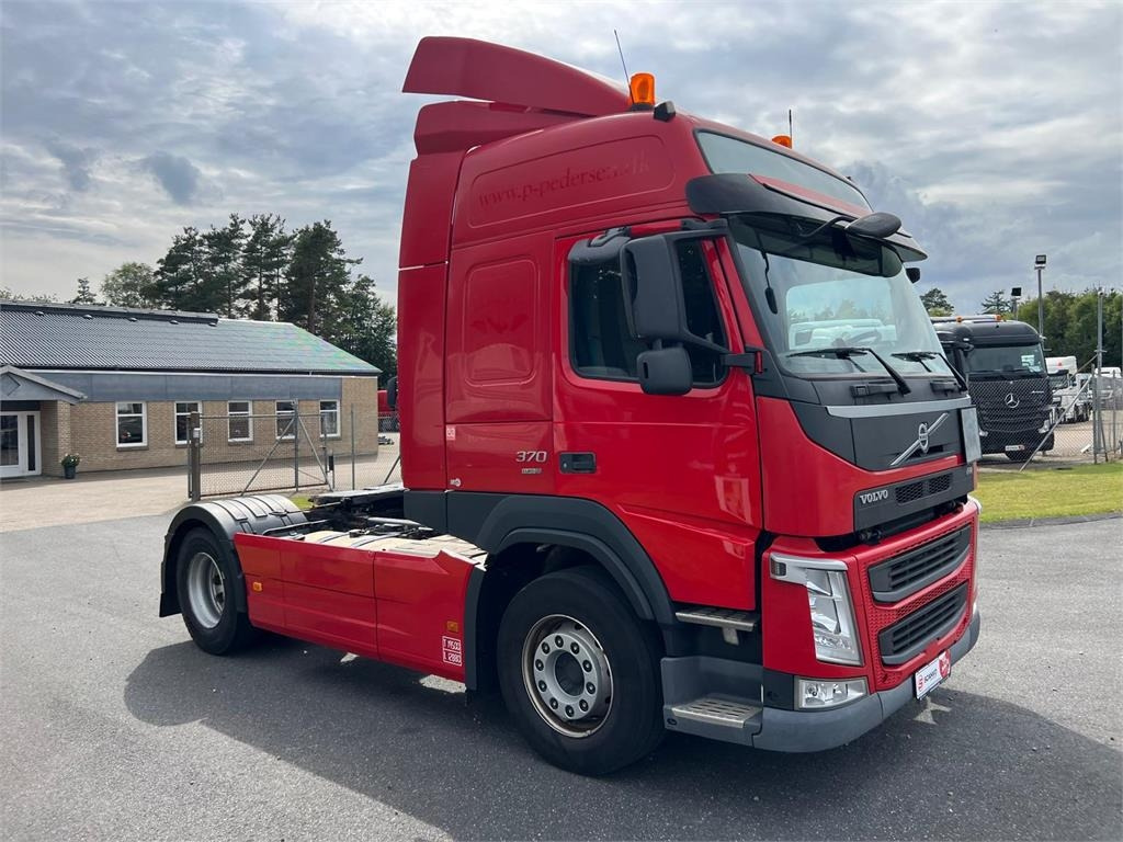 Volvo FM370 - Tractor unit: picture 2 Volvo FM370 - Tractor unit: picture 2
