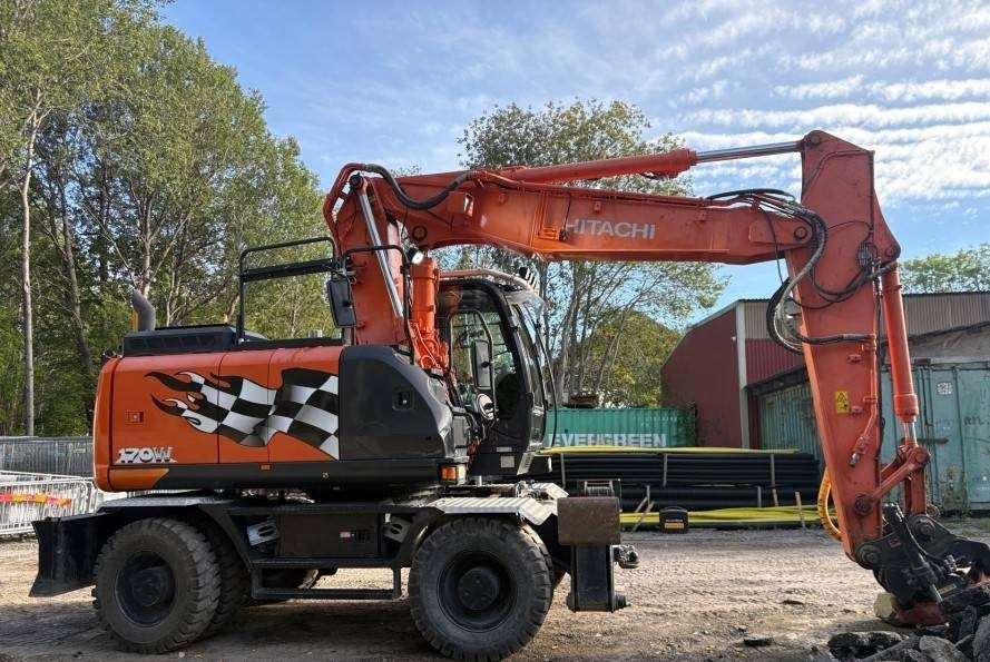 Hitachi ZX170W-6 + Peräkärry 2-akselinen  - Wheel excavator: picture 3 Hitachi ZX170W-6 + Peräkärry 2-akselinen  - Wheel excavator: picture 3