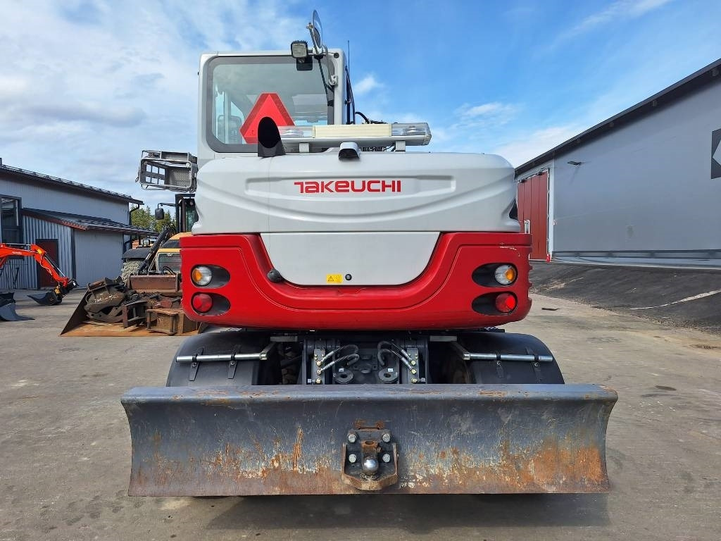 Takeuchi MYYTY! SOLD! TB295W PYÖRITTÄJÄLLÄ - Wheel excavator: picture 3 Takeuchi MYYTY! SOLD! TB295W PYÖRITTÄJÄLLÄ - Wheel excavator: picture 3