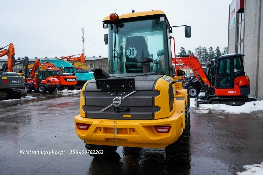Volvo L30HS UUSI AJAMATON  - Wheel loader: picture 4 Volvo L30HS UUSI AJAMATON  - Wheel loader: picture 4