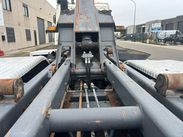 DAF CF85-410. 6x2. EU5. Retarder. - Hook lift truck: picture 4 DAF CF85-410. 6x2. EU5. Retarder. - Hook lift truck: picture 4