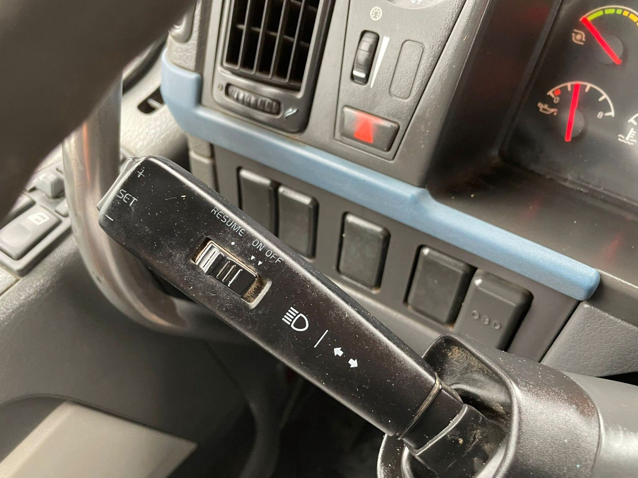 Hook lift truck Volvo FM12-400. 6X4. HIAB 166. Klima. EU5.: picture 17 Hook lift truck Volvo FM12-400. 6X4. HIAB 166. Klima. EU5.: picture 17