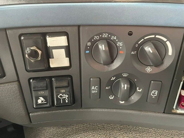 Hook lift truck Volvo FM12-400. 6X4. HIAB 166. Klima. EU5.: picture 18 Hook lift truck Volvo FM12-400. 6X4. HIAB 166. Klima. EU5.: picture 18