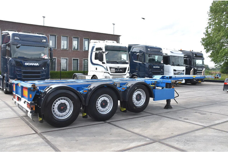 Broshuis MFCC - LIFT AXLE - SAF AXLES - DISC BRAKES - 2 x EXTENDABLE - EXCELLENT CONDITION - - Container transporter/ Swap body semi-trailer: picture 2 Broshuis MFCC - LIFT AXLE - SAF AXLES - DISC BRAKES - 2 x EXTENDABLE - EXCELLENT CONDITION - - Container transporter/ Swap body semi-trailer: picture 2