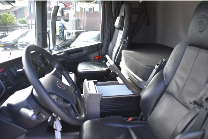 Scania R 460 NGS 6x4NB - SUPER - FULL AIR - RETARDER - 148 TKM - PARK. AIRCO - HYDRAULIC SYSTEM - LED - LEATHER SEATS - EXCELLENT CONDI - Tractor unit: picture 5 Scania R 460 NGS 6x4NB - SUPER - FULL AIR - RETARDER - 148 TKM - PARK. AIRCO - HYDRAULIC SYSTEM - LED - LEATHER SEATS - EXCELLENT CONDI - Tractor unit: picture 5