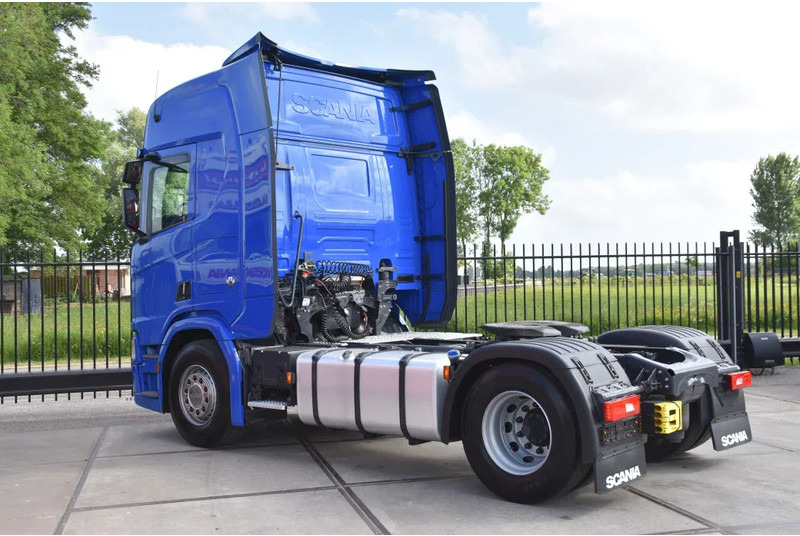 Scania R530 V8 NGS 4x2 - ADR FL - RETARDER - 253 TKM - ACC - NAVI - PTO - DIFF. LOCK - EXCELLENT CONDITION - - Tractor unit: picture 3 Scania R530 V8 NGS 4x2 - ADR FL - RETARDER - 253 TKM - ACC - NAVI - PTO - DIFF. LOCK - EXCELLENT CONDITION - - Tractor unit: picture 3