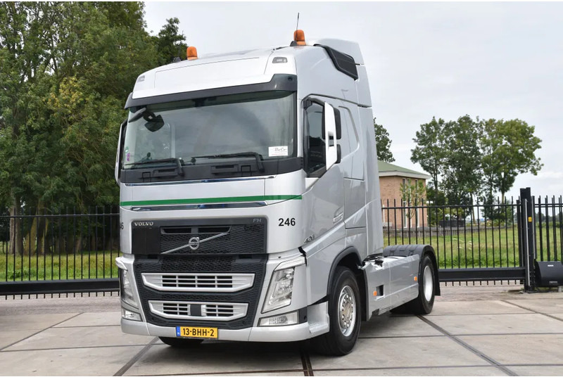 Volvo FH 420 Globe 4x2 - ADR FL - 766 TKM - PTO - AIRCO - DIFF. LOCK - TOP CONDITION - - Tractor unit: picture 2 Volvo FH 420 Globe 4x2 - ADR FL - 766 TKM - PTO - AIRCO - DIFF. LOCK - TOP CONDITION - - Tractor unit: picture 2