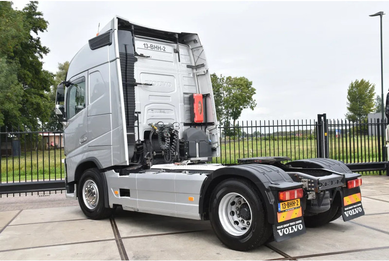 Volvo FH 420 Globe 4x2 - ADR FL - 766 TKM - PTO - AIRCO - DIFF. LOCK - TOP CONDITION - - Tractor unit: picture 3 Volvo FH 420 Globe 4x2 - ADR FL - 766 TKM - PTO - AIRCO - DIFF. LOCK - TOP CONDITION - - Tractor unit: picture 3