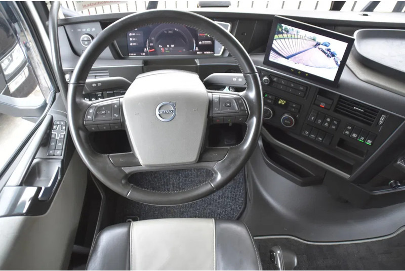 Cab chassis truck Volvo FH 500 Globe 8x2/4 - 147 TKM - PARK. AIRCO - 10 TONS FRONT AXLE - LEATHER SEATS - PTO - LED LIGHTS - TOP CONDITION -: picture 6