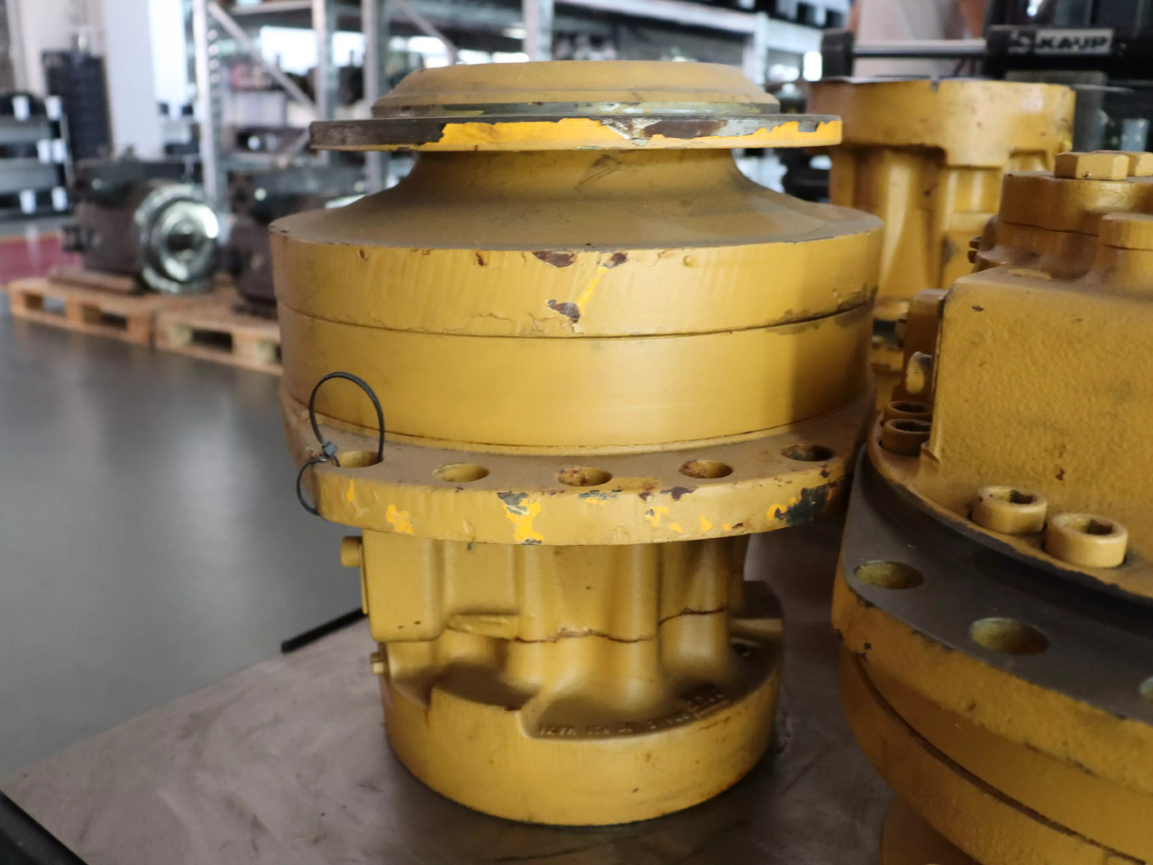 POCLAIN MS18-2-A21-F19-1410-5000 - Hydraulic motor for Construction machinery: picture 1 POCLAIN MS18-2-A21-F19-1410-5000 - Hydraulic motor for Construction machinery: picture 1