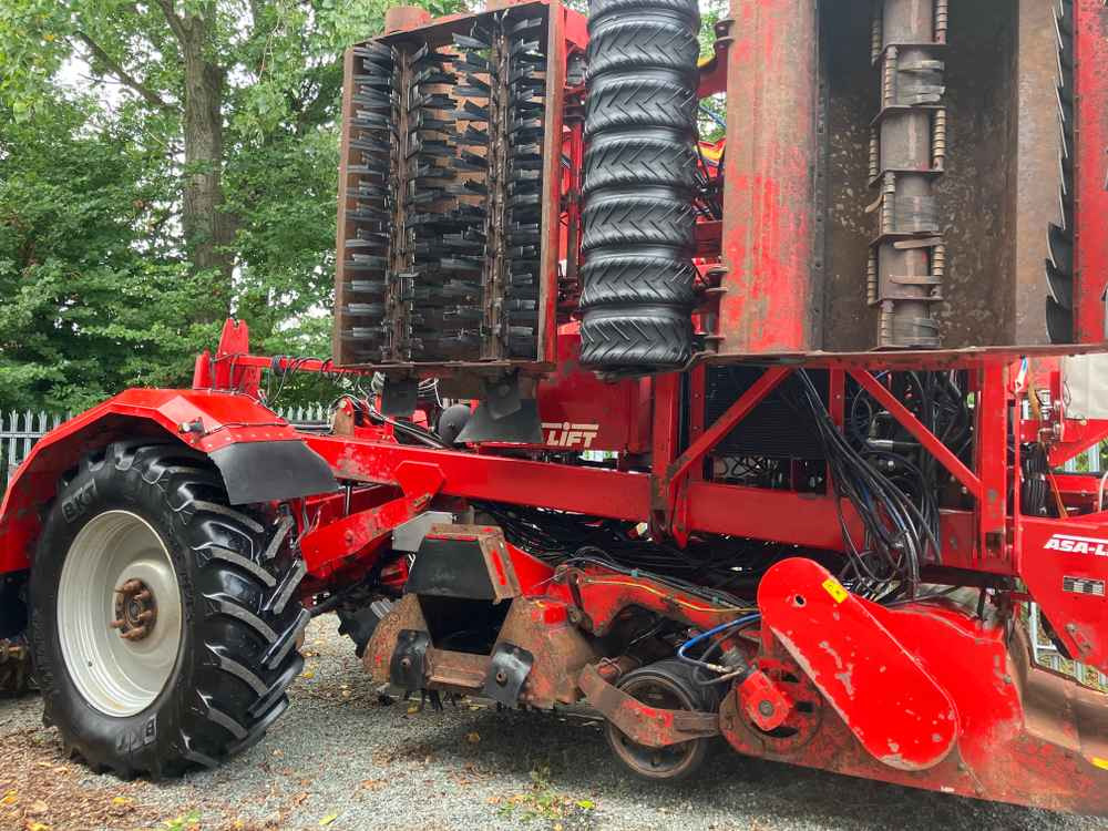 ASA-Lift Red Beet Topper - Grape harvesting machine: picture 1 ASA-Lift Red Beet Topper - Grape harvesting machine: picture 1