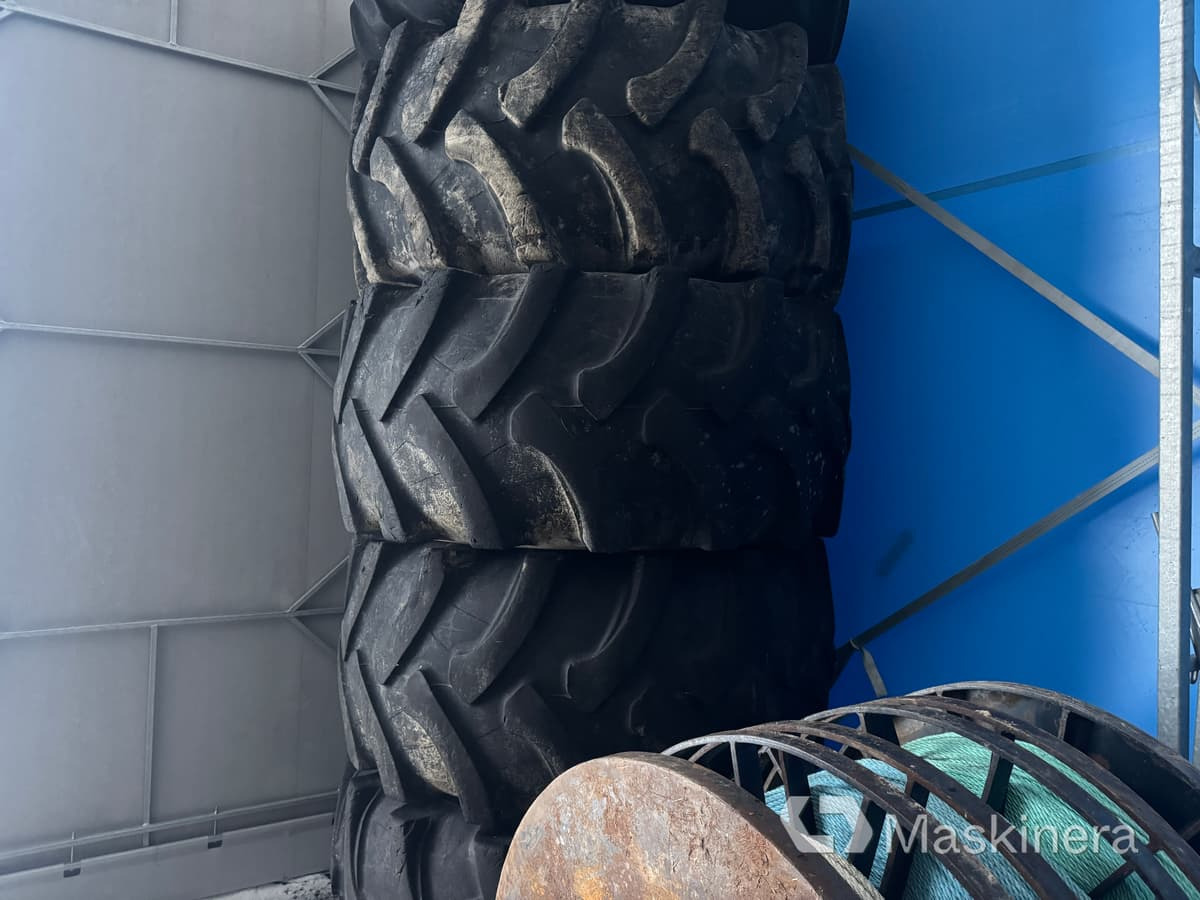 Entreprenadhjul till Huddig, Trelleborg 710/55-34 LS2 - Wheel and tire package for Construction machinery: picture 2 Entreprenadhjul till Huddig, Trelleborg 710/55-34 LS2 - Wheel and tire package for Construction machinery: picture 2