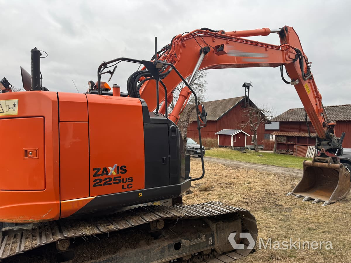 Grävmaskin Hitachi ZX225USLC-5B med redskap - Crawler excavator: picture 5 Grävmaskin Hitachi ZX225USLC-5B med redskap - Crawler excavator: picture 5