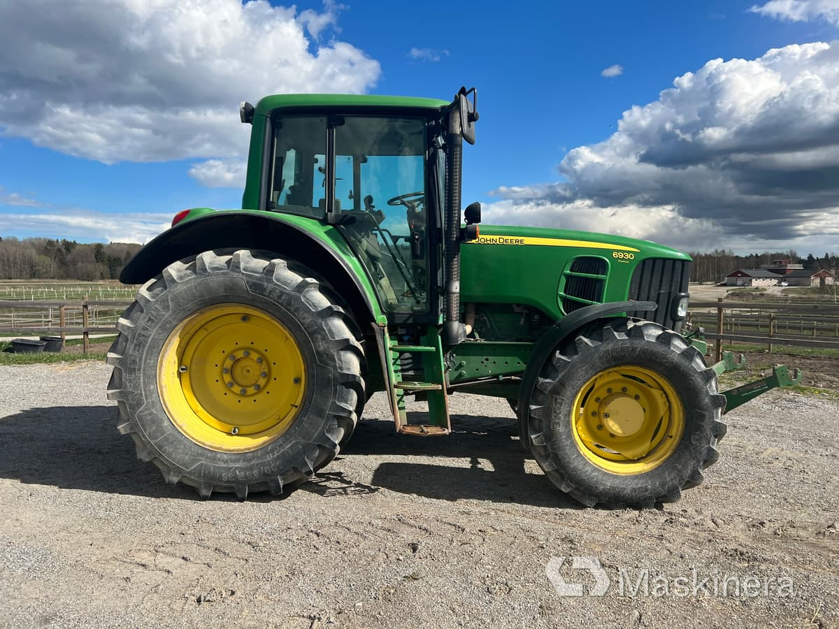 Traktor John Deere 6930 Premium med frontlyft - Farm tractor: picture 4 Traktor John Deere 6930 Premium med frontlyft - Farm tractor: picture 4