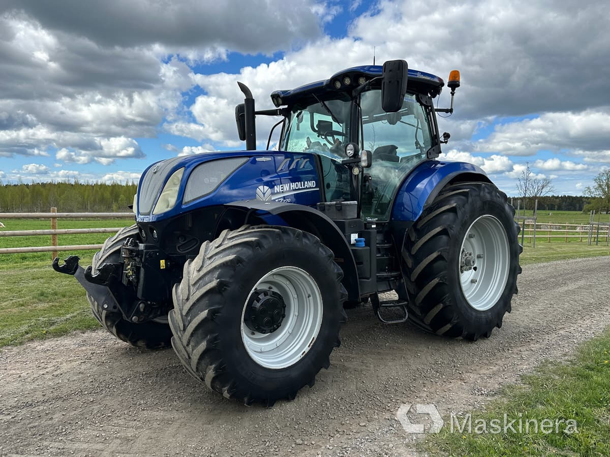 Traktor New Holland T7.270 AC 4WD - Farm tractor: picture 1 Traktor New Holland T7.270 AC 4WD - Farm tractor: picture 1