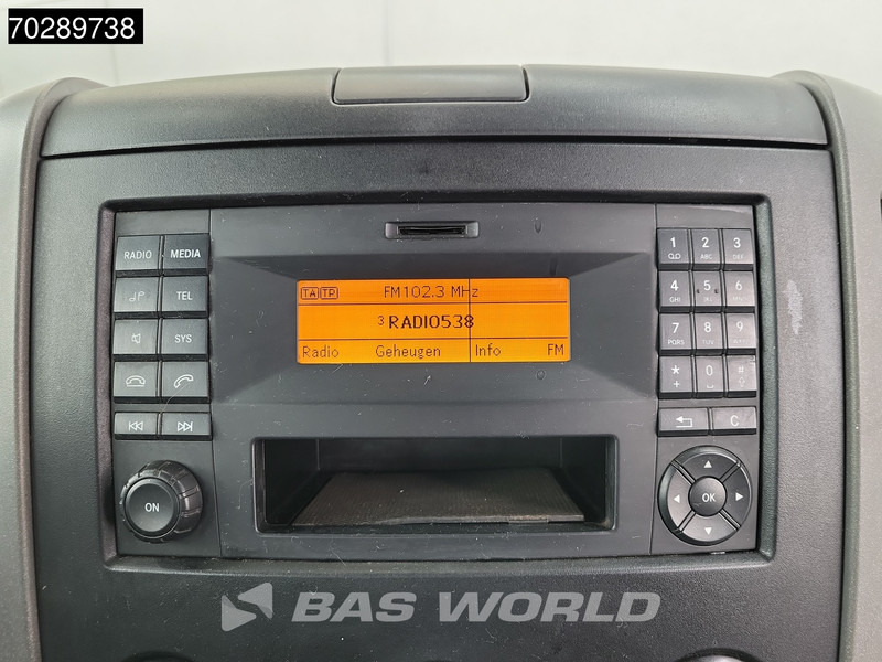 Lease a Mercedes-Benz Sprinter 310 CDI Automaat 3 zijdige Kipper Dubbe Cabine Trekhaak Tipper Benne Open laadbak Airco Trekhaak Mercedes-Benz Sprinter 310 CDI Automaat 3 zijdige Kipper Dubbe Cabine Trekhaak Tipper Benne Open laadbak Airco Trekhaak: picture 18