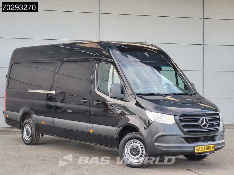 Mercedes-Benz Sprinter 317 CDI Automaat L3H2 3,5t Trekhaak Airco Cruise Camera Parkeersensoren MBUX CarPlay Euro6 L3 15m3 Airco Trekhaak - Panel van: picture 3 Mercedes-Benz Sprinter 317 CDI Automaat L3H2 3,5t Trekhaak Airco Cruise Camera Parkeersensoren MBUX CarPlay Euro6 L3 15m3 Airco Trekhaak - Panel van: picture 3