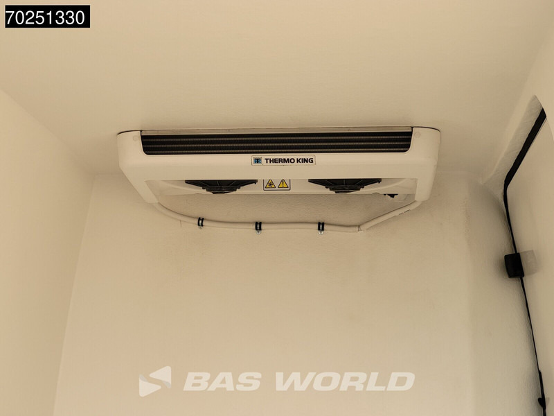 Mercedes-Benz Sprinter 317 CDI L3H2 Koelwagen Thermo King V-200 MAX 230V Stekker Trekhaak Airco Cruise Camera Navi Koeler Koel Kühlwagen 12m3 Airco Tre - Refrigerated van: picture 5 Mercedes-Benz Sprinter 317 CDI L3H2 Koelwagen Thermo King V-200 MAX 230V Stekker Trekhaak Airco Cruise Camera Navi Koeler Koel Kühlwagen 12m3 Airco Tre - Refrigerated van: picture 5