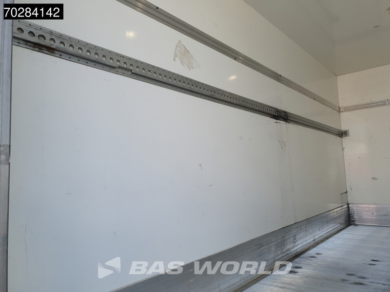 Volkswagen Crafter 102pk Bakwagen Airco Euro6 Meubelbak Koffer 17m3 - Box van: picture 5 Volkswagen Crafter 102pk Bakwagen Airco Euro6 Meubelbak Koffer 17m3 - Box van: picture 5