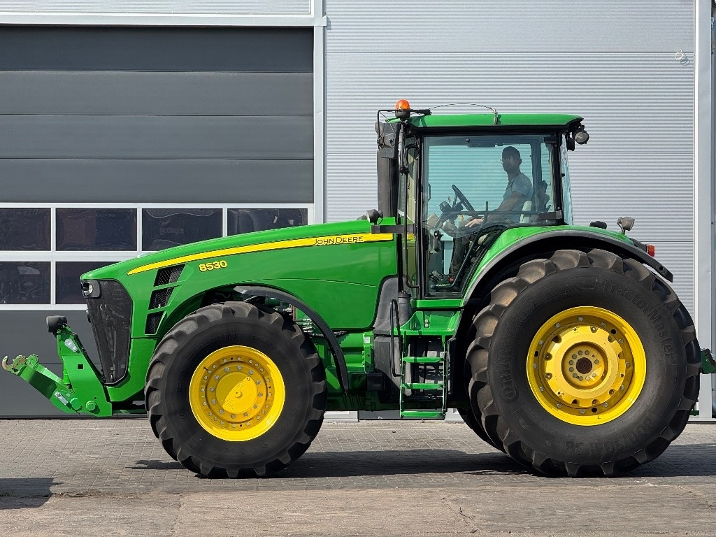 John Deere 8530 AutoPower - Farm tractor: picture 5 John Deere 8530 AutoPower - Farm tractor: picture 5