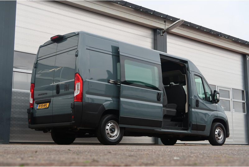 Fiat Ducato 33 2.2 MultiJet L3H2 DC CAMERA/ 2X SCHUIFDEUR/ 7P/ CRUISE/ AIRCO - Small van: picture 4 Fiat Ducato 33 2.2 MultiJet L3H2 DC CAMERA/ 2X SCHUIFDEUR/ 7P/ CRUISE/ AIRCO - Small van: picture 4