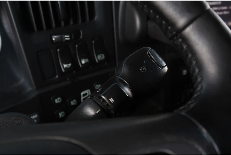 Scania R520 V8 RETARDER/ DIFF LOCK/ PARK AIRCO/ 2X TANK - Tractor unit: picture 4 Scania R520 V8 RETARDER/ DIFF LOCK/ PARK AIRCO/ 2X TANK - Tractor unit: picture 4