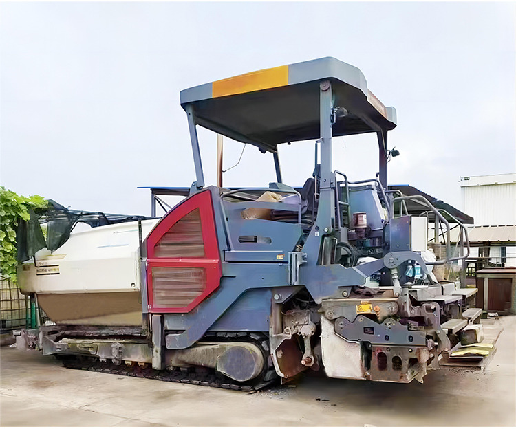 DYNAPAC F3030 Used Asphalt Paver For Sale - Asphalt paver: picture 1 DYNAPAC F3030 Used Asphalt Paver For Sale - Asphalt paver: picture 1