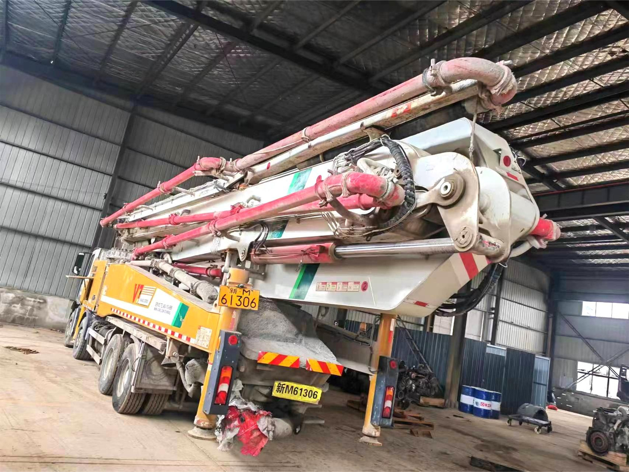 XCMG HB62V Used Swching Concrete Pump Boom Truck in Good Condition - Concrete pump truck: picture 3 XCMG HB62V Used Swching Concrete Pump Boom Truck in Good Condition - Concrete pump truck: picture 3