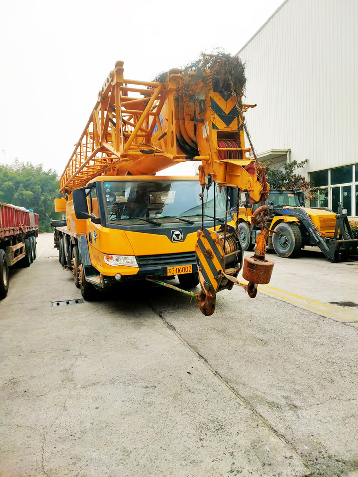 XCMG Official Second Hand Mobile Crane QY40KC 40 Ton Hydraulic Crane Price - Mobile crane: picture 2 XCMG Official Second Hand Mobile Crane QY40KC 40 Ton Hydraulic Crane Price - Mobile crane: picture 2