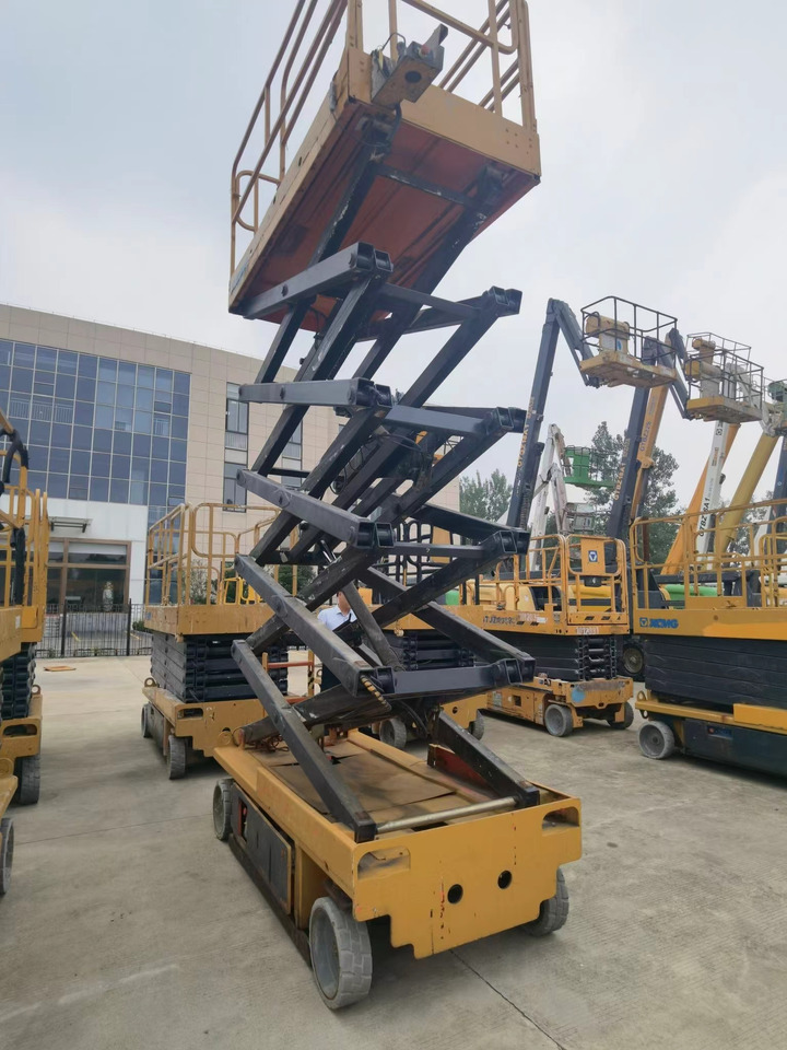 XCMG Official Used Self Propelled Lift GTJZ1012 10m Scissors Lift Platform Price List - Scissor lift: picture 3 XCMG Official Used Self Propelled Lift GTJZ1012 10m Scissors Lift Platform Price List - Scissor lift: picture 3