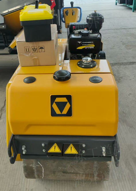 XCMG XMR050 small double mini vibration drum vibratory road roller price - Mini roller: picture 3 XCMG XMR050 small double mini vibration drum vibratory road roller price - Mini roller: picture 3