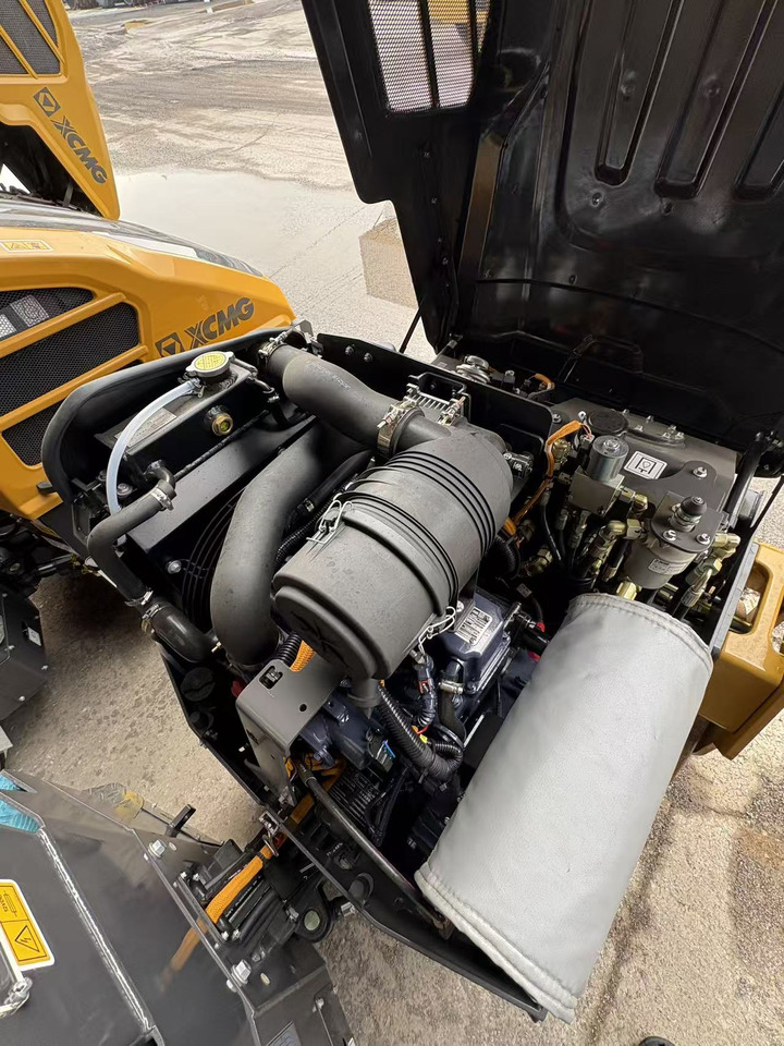 XCMG small XD120 Double Drum Vibratory Road Roller - Mini roller: picture 5 XCMG small XD120 Double Drum Vibratory Road Roller - Mini roller: picture 5
