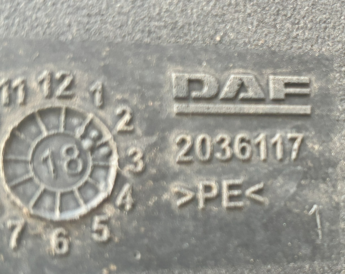 DAF ADBLUE FLUID TANK 90L XF 106 480 - AdBlue tank: picture 4 DAF ADBLUE FLUID TANK 90L XF 106 480 - AdBlue tank: picture 4