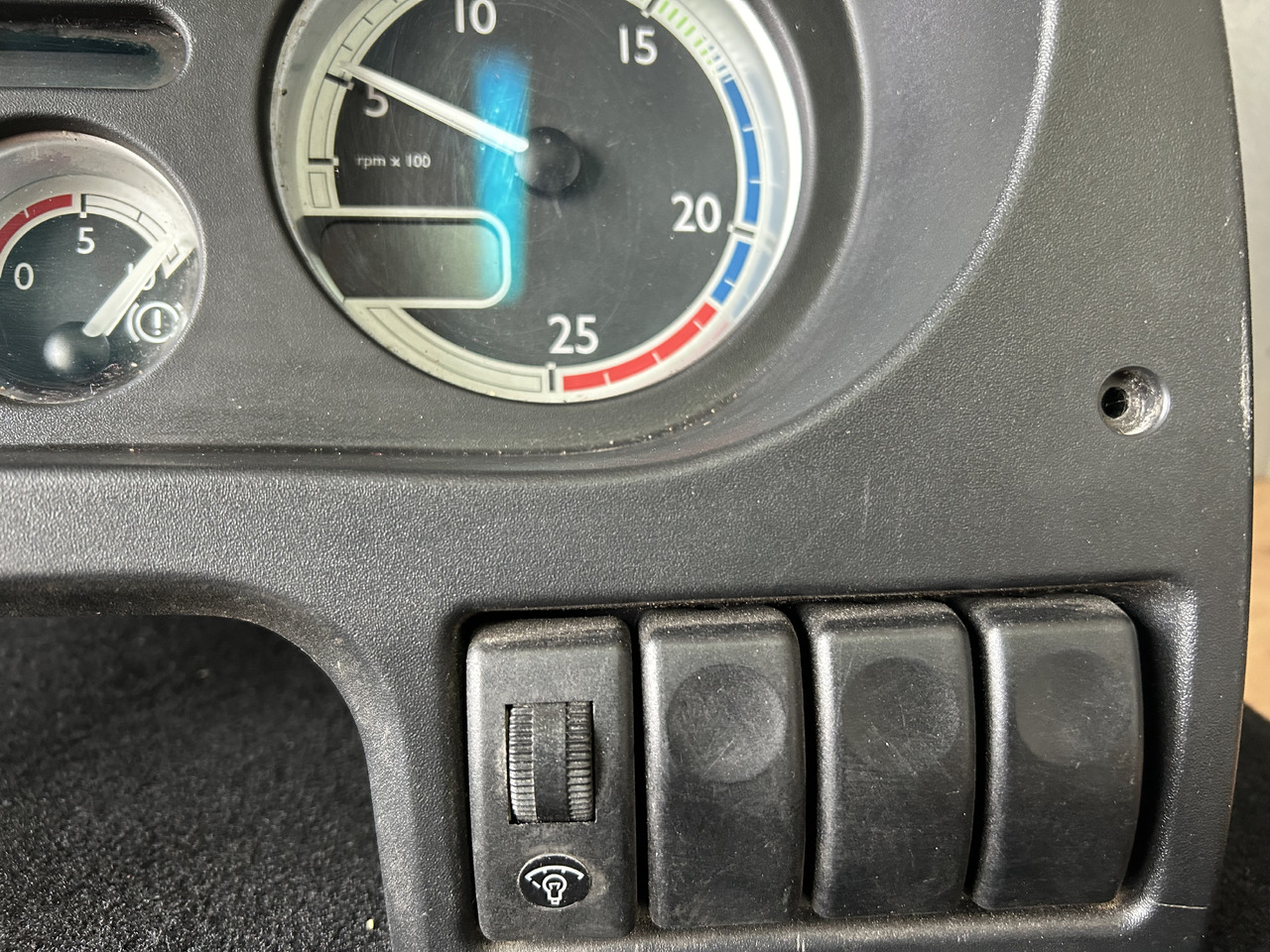 DAF COUNTER DAF XF 105 1789469 - Dashboard: picture 3 DAF COUNTER DAF XF 105 1789469 - Dashboard: picture 3