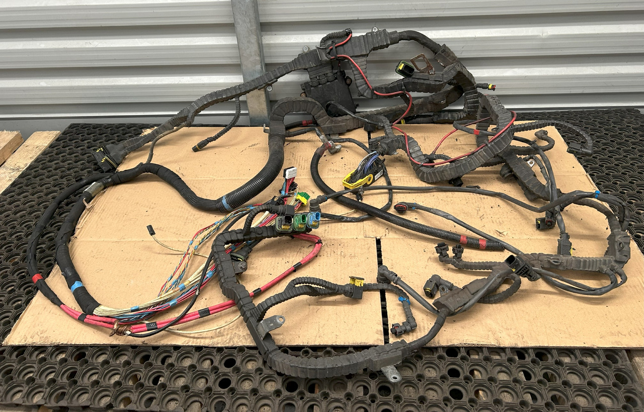 DAF XF 106 J3C ENGINE WIRING HARNESS - Cables/ Wire harness: picture 1 DAF XF 106 J3C ENGINE WIRING HARNESS - Cables/ Wire harness: picture 1