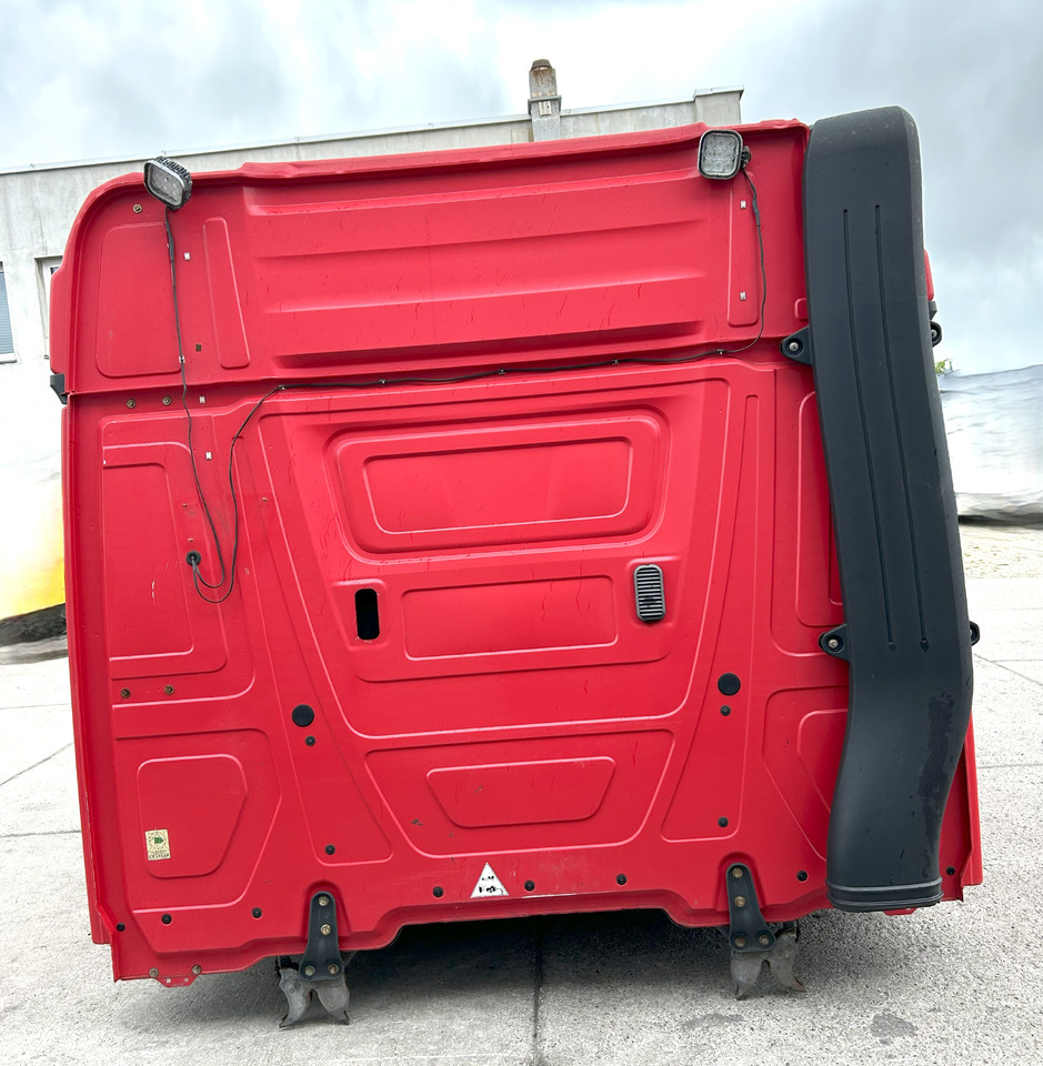 Mercedes Actros MP4 L StreamSpace 2,50 - Cab: picture 2 Mercedes Actros MP4 L StreamSpace 2,50 - Cab: picture 2