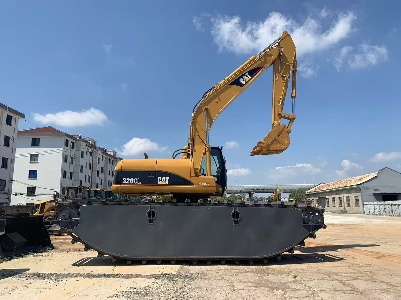 Caterpillar 320CL Swamp Buggy Secondhand Condition Floating Excavator - Crawler excavator: picture 1 Caterpillar 320CL Swamp Buggy Secondhand Condition Floating Excavator - Crawler excavator: picture 1
