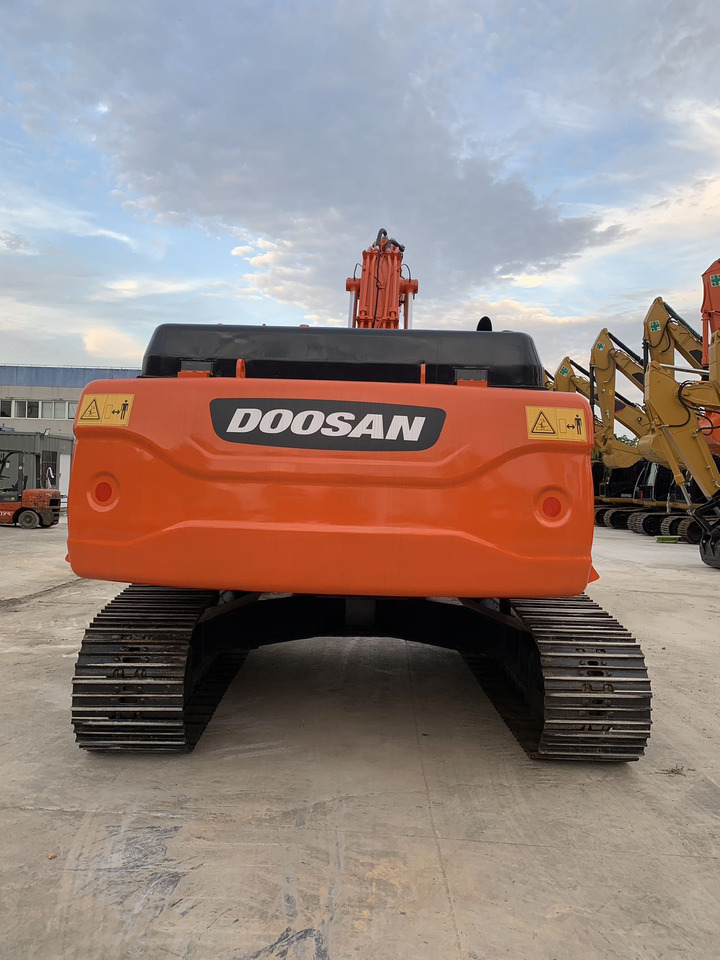 Doosan DX300 Heavy Mining Excavator Secondhand 30 ton Excavator - Crawler excavator: picture 4 Doosan DX300 Heavy Mining Excavator Secondhand 30 ton Excavator - Crawler excavator: picture 4