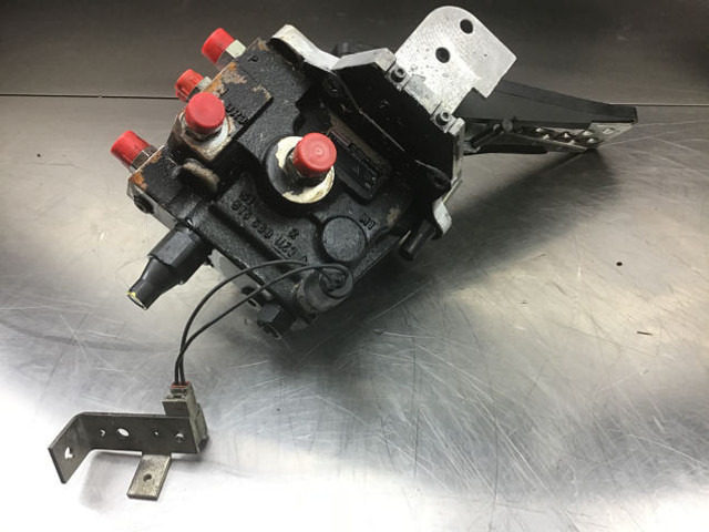 Liebherr Brake Compact Block - Pedal: picture 3 Liebherr Brake Compact Block - Pedal: picture 3