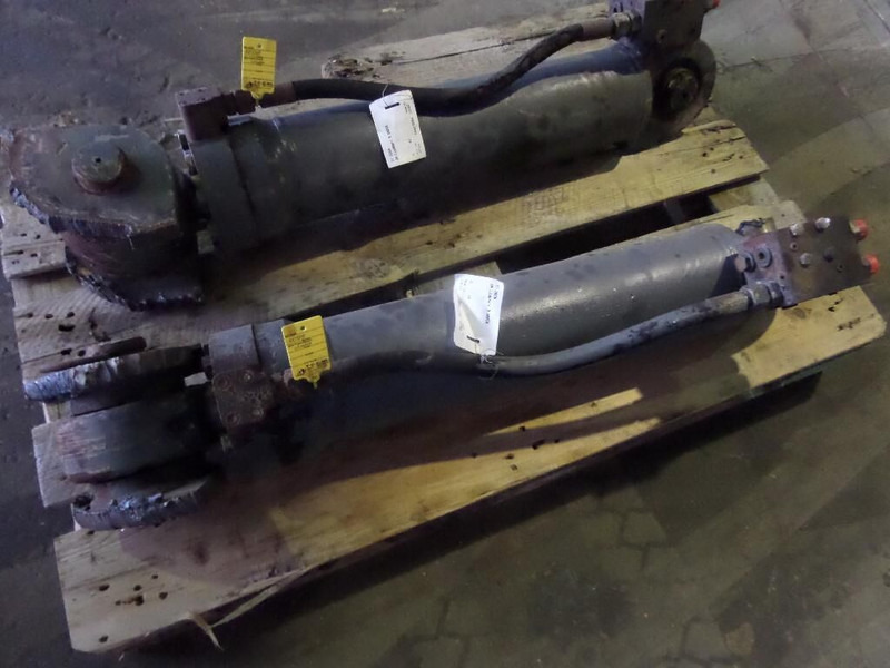Liebherr Cylinder - Hydraulic cylinder: picture 2 Liebherr Cylinder - Hydraulic cylinder: picture 2