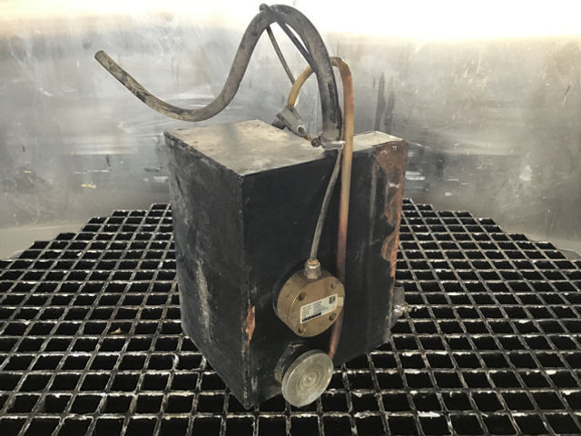 Liebherr Equalizing Reservoir - Expansion tank: picture 1 Liebherr Equalizing Reservoir - Expansion tank: picture 1