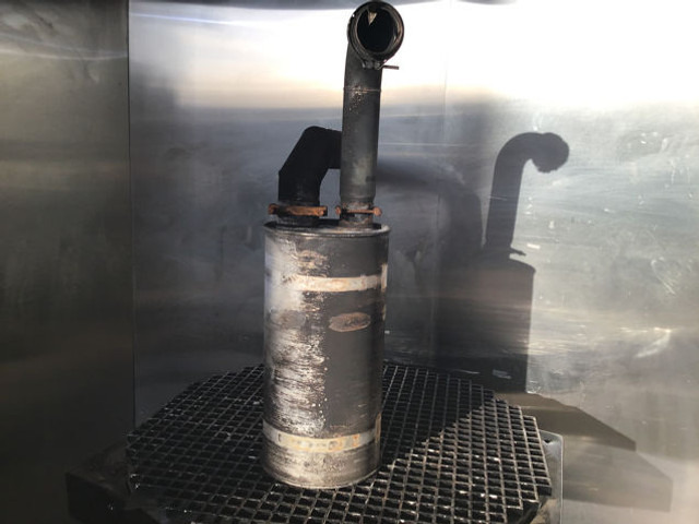 Liebherr Exhaust Silencer - Muffler: picture 1 Liebherr Exhaust Silencer - Muffler: picture 1