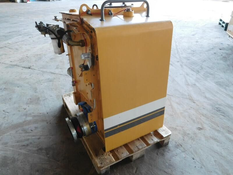 Liebherr - Hydraulic tank: picture 1 Liebherr - Hydraulic tank: picture 1