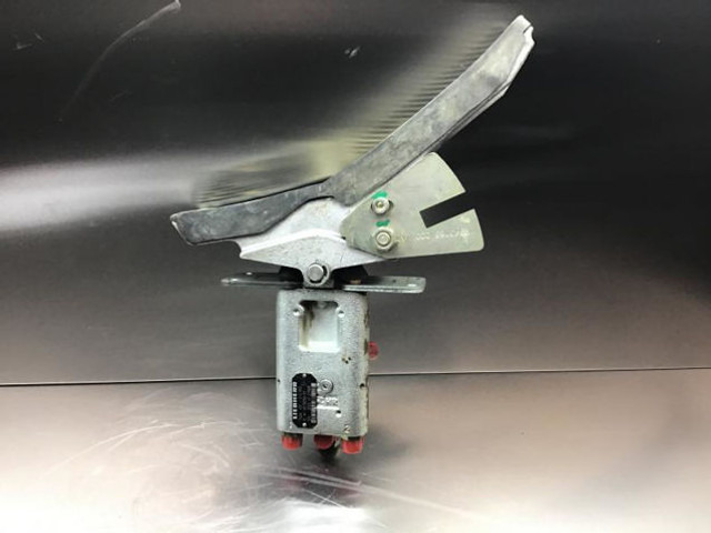 Liebherr Pilot Control Unit - Pedal: picture 4 Liebherr Pilot Control Unit - Pedal: picture 4