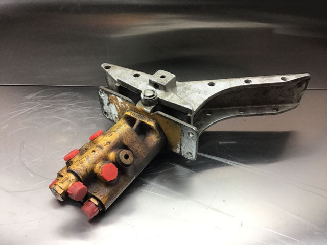 Liebherr Pilot Control Unit - Pedal: picture 2 Liebherr Pilot Control Unit - Pedal: picture 2
