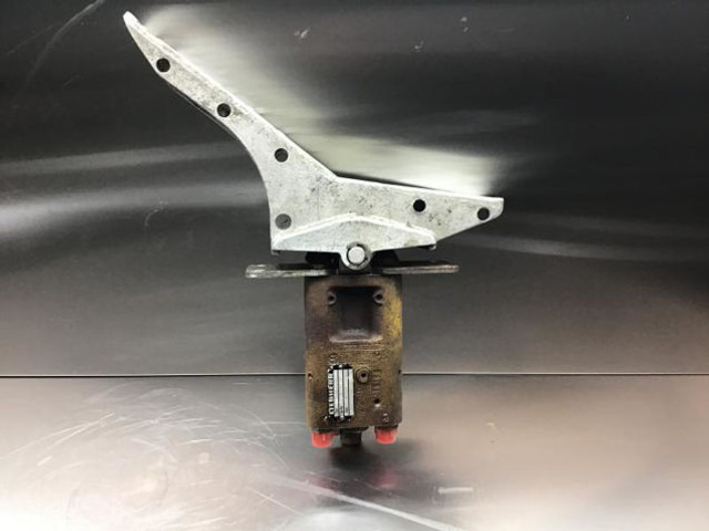 Liebherr Pilot Control Unit - Pedal: picture 4 Liebherr Pilot Control Unit - Pedal: picture 4