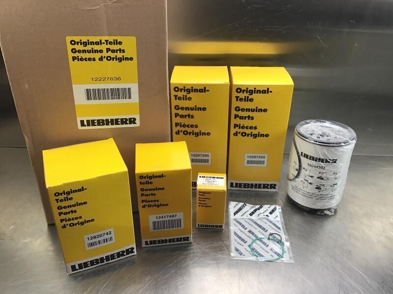 Liebherr R906/R906 ADVANCED/R906 C/R906 LC - Fuel filter: picture 3 Liebherr R906/R906 ADVANCED/R906 C/R906 LC - Fuel filter: picture 3